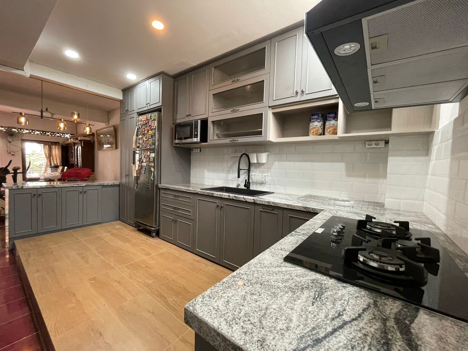 Proyek Produksi Kitchen Set & Fit Out Interior Mrs R